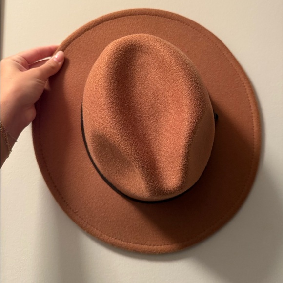 Camel color flat brim hat - Picture 1 of 3